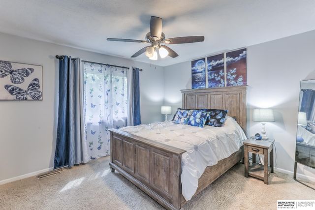 11755 Rambleridge Road, Omaha, NE 68164