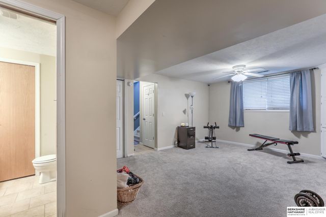 11755 Rambleridge Road, Omaha, NE 68164