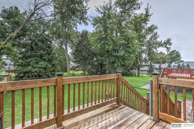 11755 Rambleridge Road, Omaha, NE 68164