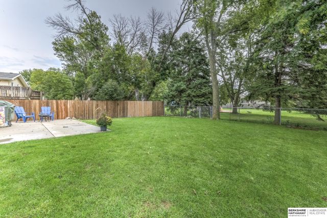 11755 Rambleridge Road, Omaha, NE 68164