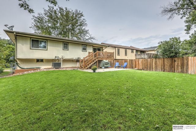 11755 Rambleridge Road, Omaha, NE 68164