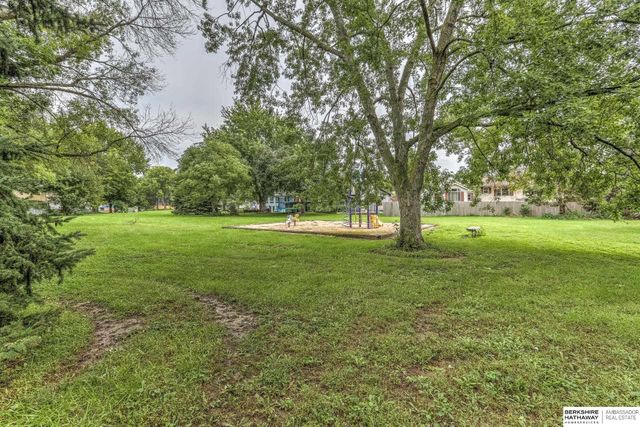 11755 Rambleridge Road, Omaha, NE 68164