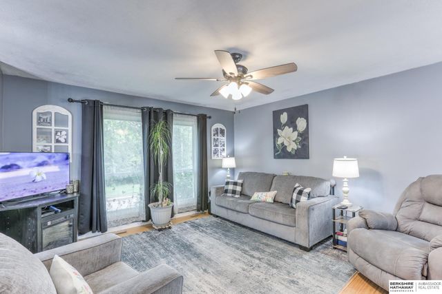 11755 Rambleridge Road, Omaha, NE 68164