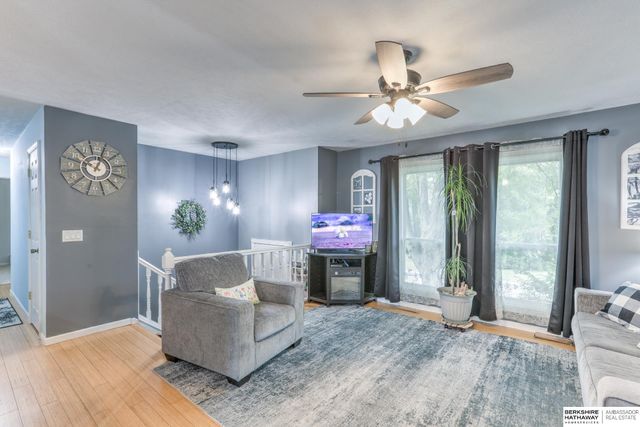 11755 Rambleridge Road, Omaha, NE 68164