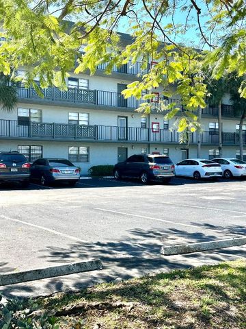 9440 SW 8th Street 109, Boca Raton, FL 33428