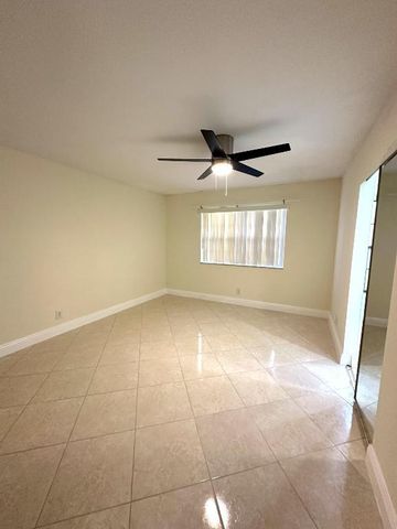 9440 SW 8th Street 109, Boca Raton, FL 33428