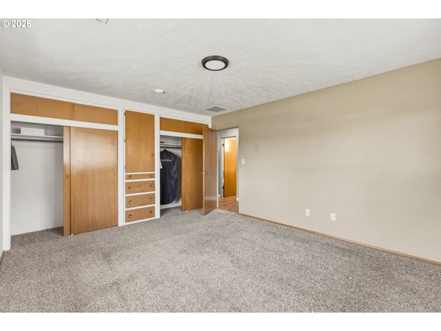 135 VICTORIA St, Longview, WA 98632