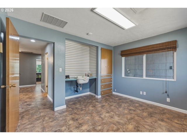 135 VICTORIA St, Longview, WA 98632
