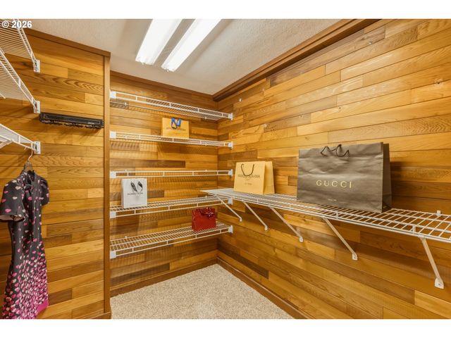 135 VICTORIA St, Longview, WA 98632
