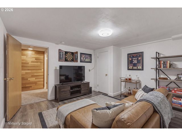 135 VICTORIA St, Longview, WA 98632
