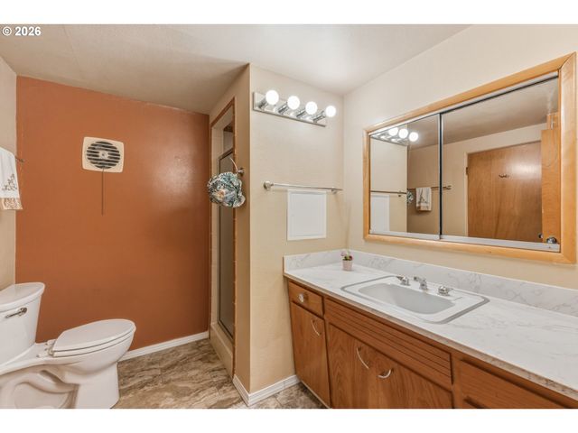 135 VICTORIA St, Longview, WA 98632