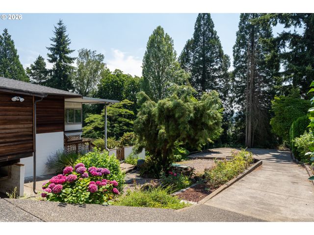 135 VICTORIA St, Longview, WA 98632