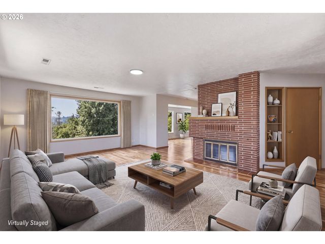 135 VICTORIA St, Longview, WA 98632