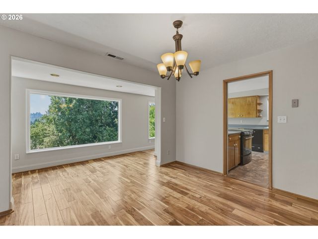 135 VICTORIA St, Longview, WA 98632