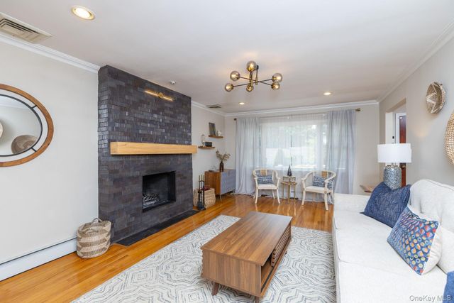 48 William Penn Drive, Stony Brook, NY 11790