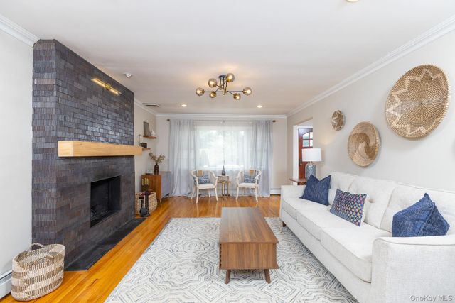 48 William Penn Drive, Stony Brook, NY 11790