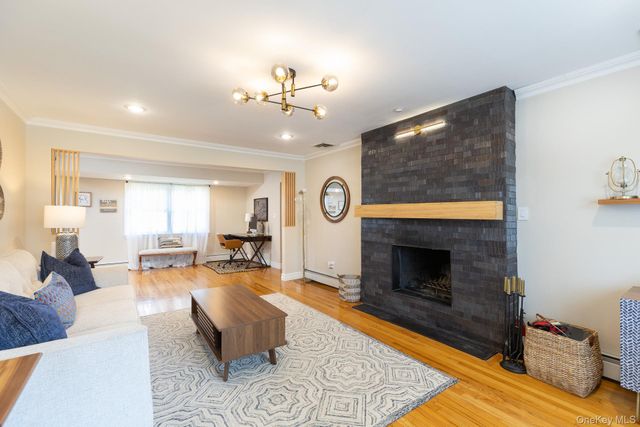 48 William Penn Drive, Stony Brook, NY 11790
