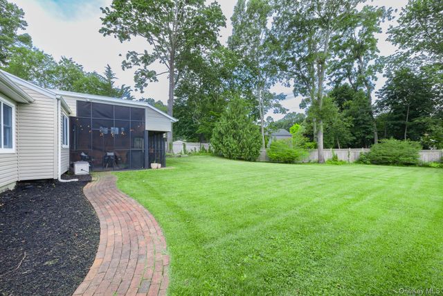 48 William Penn Drive, Stony Brook, NY 11790