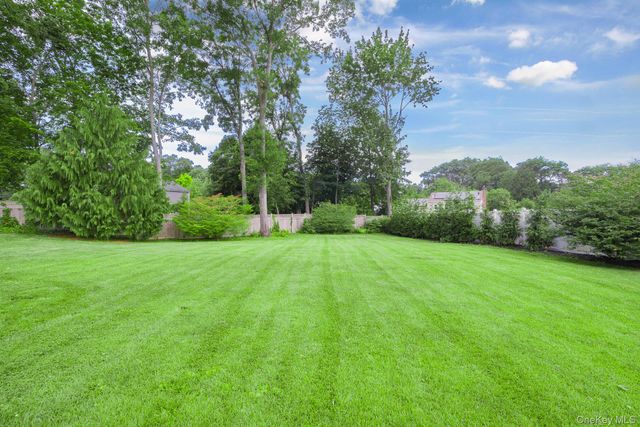 48 William Penn Drive, Stony Brook, NY 11790