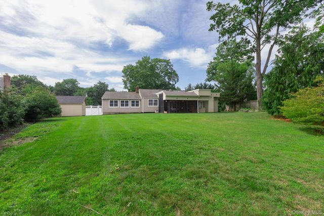 48 William Penn Drive, Stony Brook, NY 11790