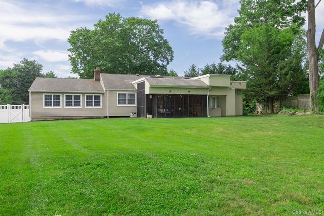 48 William Penn Drive, Stony Brook, NY 11790
