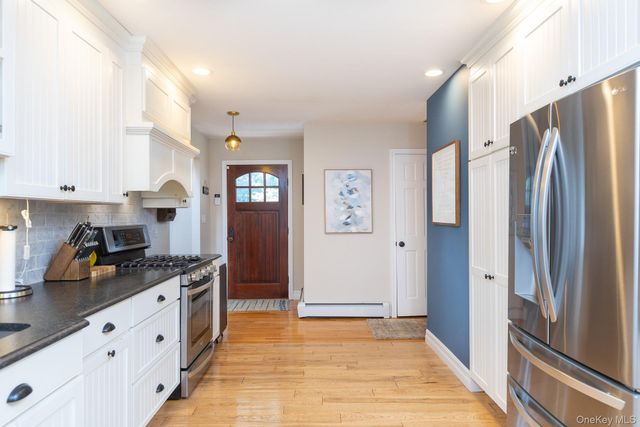 48 William Penn Drive, Stony Brook, NY 11790