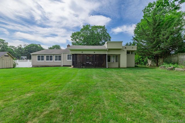 48 William Penn Drive, Stony Brook, NY 11790