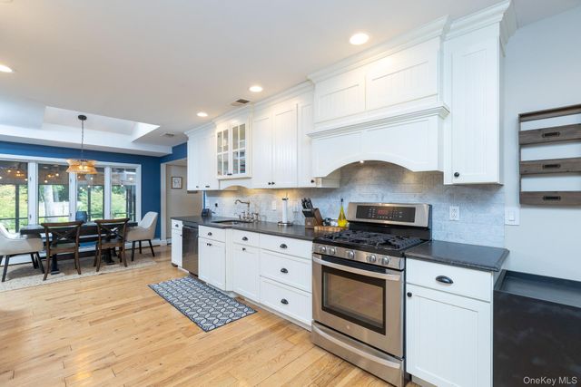 48 William Penn Drive, Stony Brook, NY 11790
