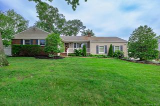 48 William Penn Drive, Stony Brook, NY 11790