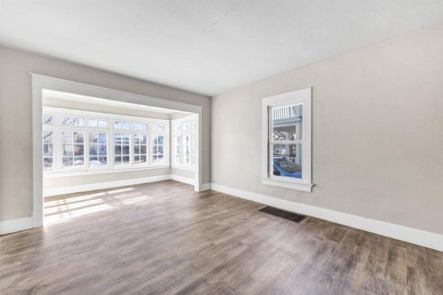 719 N ASHLAND AVENUE, Green Bay, WI 54303