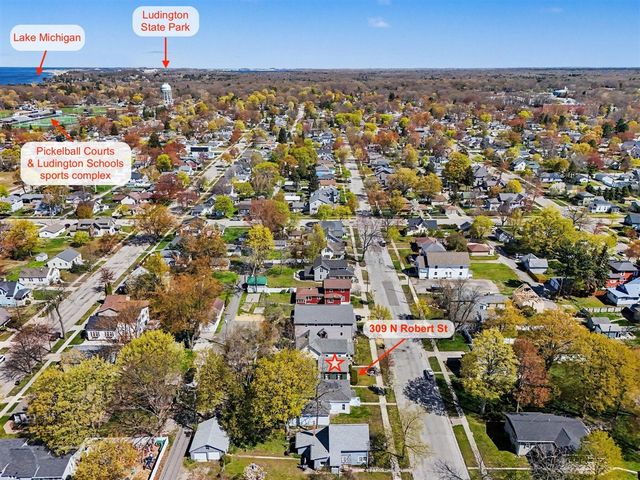 309 N Robert Street, Ludington, MI 49431