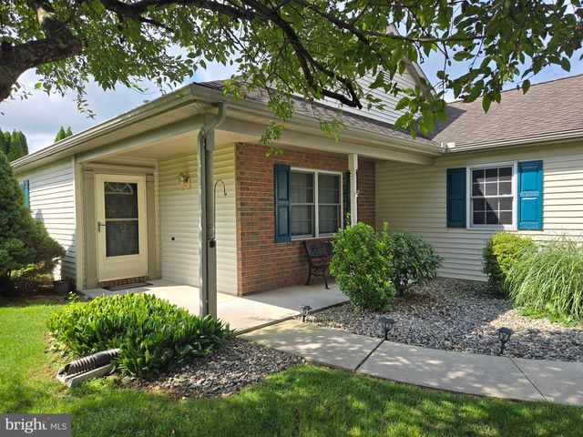 6 ROSEMONT DR, Myerstown, PA 17067