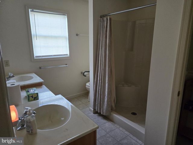 6 ROSEMONT DR, Myerstown, PA 17067