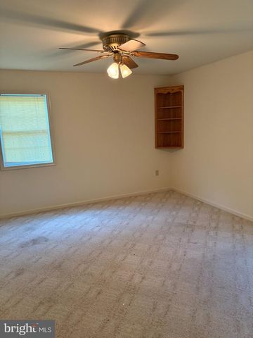 6 ROSEMONT DR, Myerstown, PA 17067