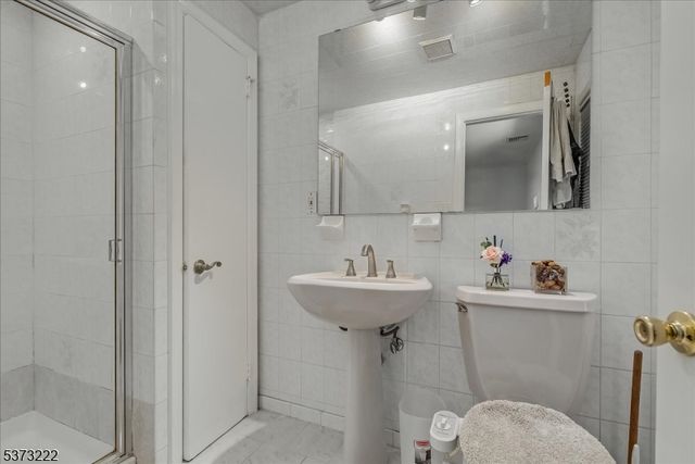 531 Mountain Ave, North Caldwell Boro, NJ 07006
