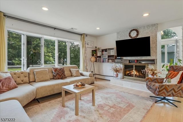 531 Mountain Ave, North Caldwell Boro, NJ 07006