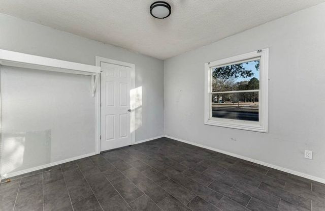 2201 N Shelton Ave, Wichita, KS 67204