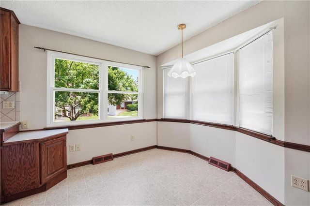 1905 SW Ensley Lane, Lee's Summit, MO 64081