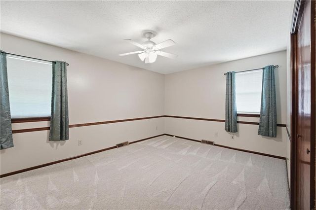 1905 SW Ensley Lane, Lee's Summit, MO 64081