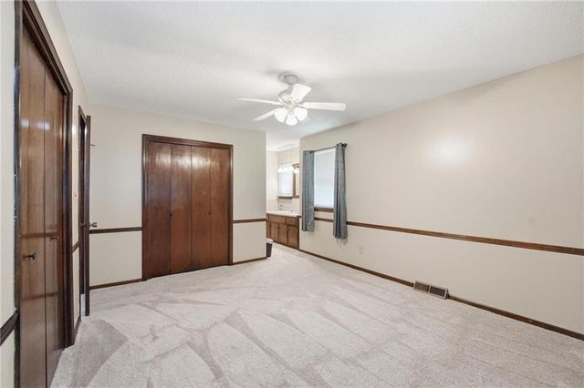 1905 SW Ensley Lane, Lee's Summit, MO 64081