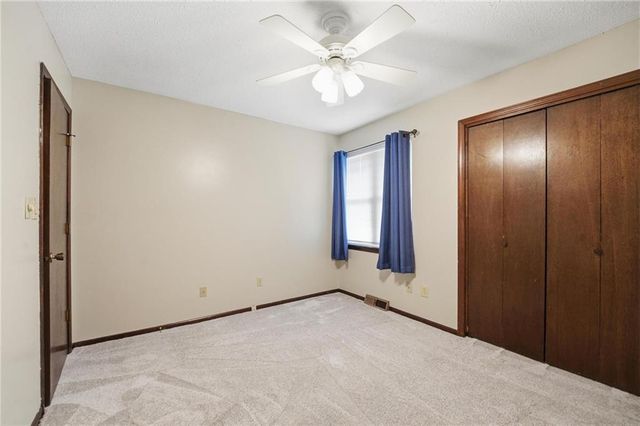 1905 SW Ensley Lane, Lee's Summit, MO 64081