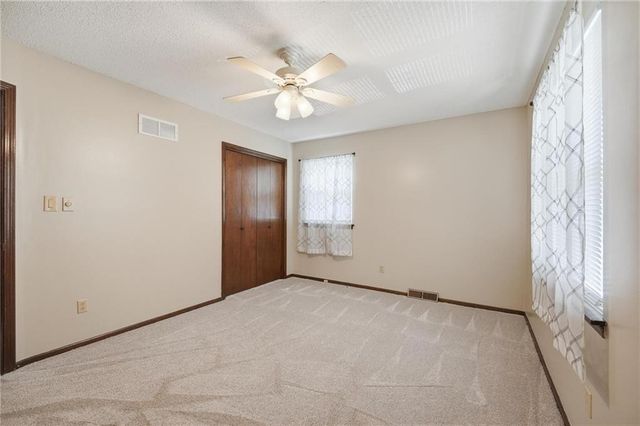 1905 SW Ensley Lane, Lee's Summit, MO 64081