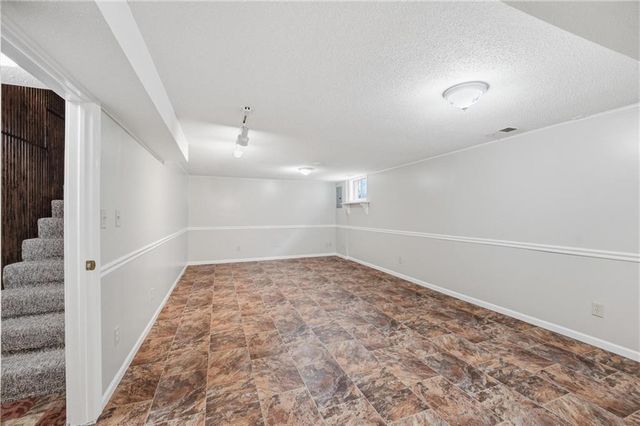 1905 SW Ensley Lane, Lee's Summit, MO 64081