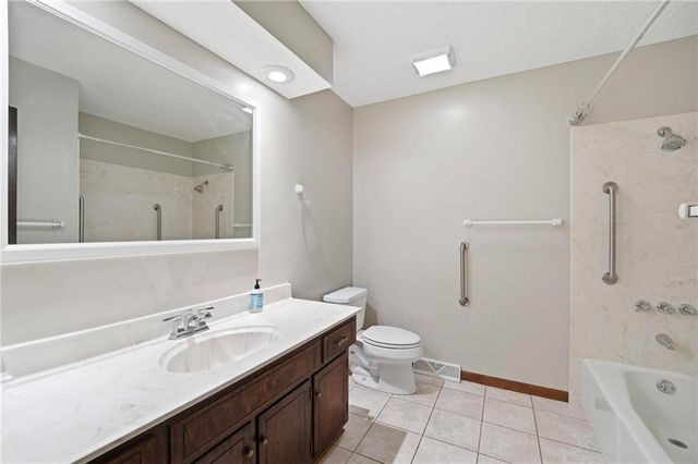 1905 SW Ensley Lane, Lee's Summit, MO 64081