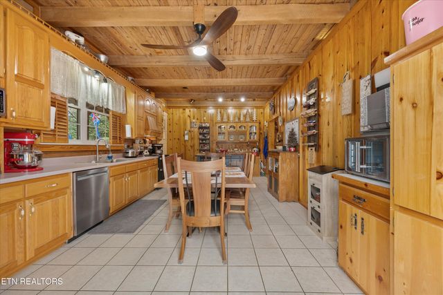 755 Farmington Way, Maryville, TN 37801