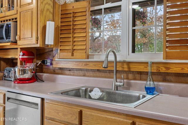 755 Farmington Way, Maryville, TN 37801