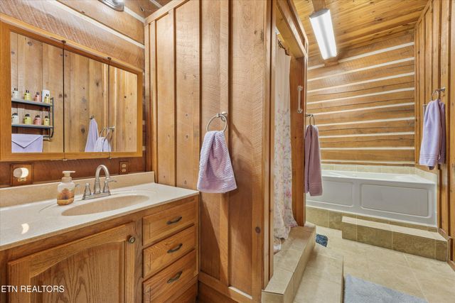 755 Farmington Way, Maryville, TN 37801