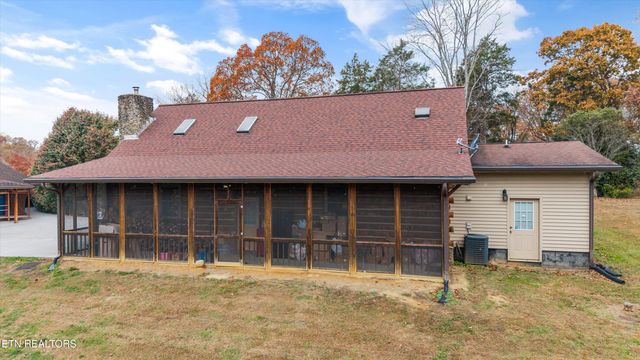 755 Farmington Way, Maryville, TN 37801