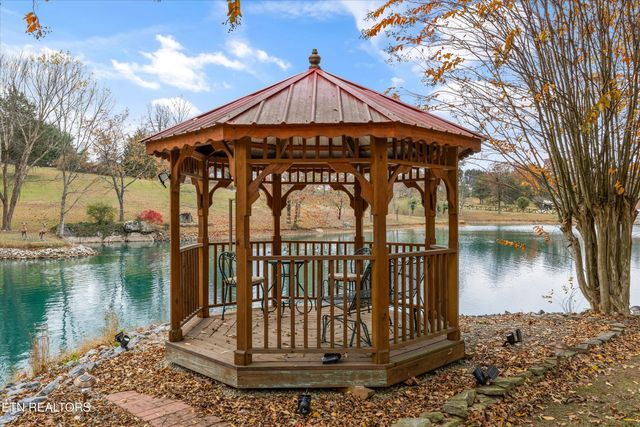 755 Farmington Way, Maryville, TN 37801