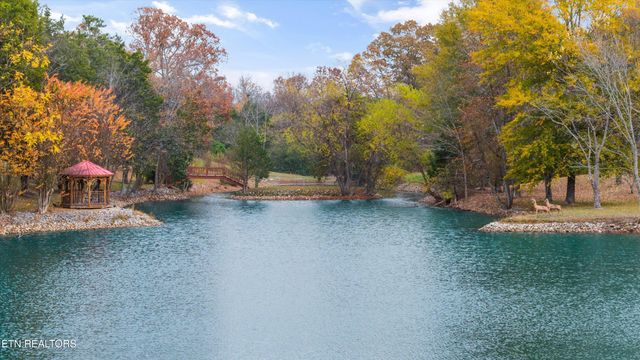 755 Farmington Way, Maryville, TN 37801